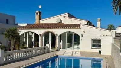 Chalet in Empuriabrava photo 2