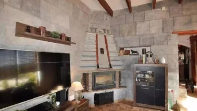 Chalet in Camarillas photo 16