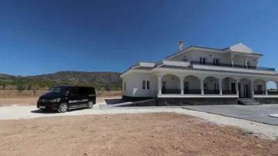 Chalet en Camarillas photo 21