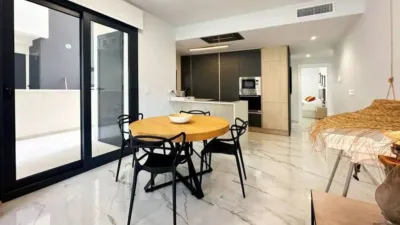 Apartment on Ontario Street photo 19