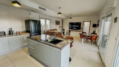 Chalet en Camarillas photo 14