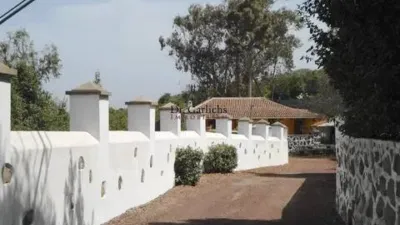 Chalet on Calle El Tanque, No Number photo 2