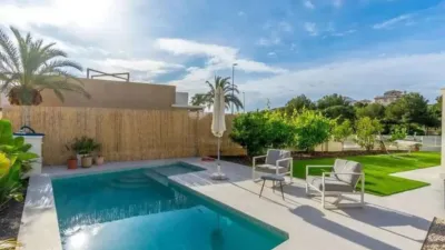 Chalet on Carrer del Rocío photo 4