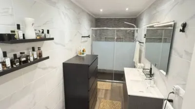 Chalet on Carrer de Capricornio - La Florida photo 17