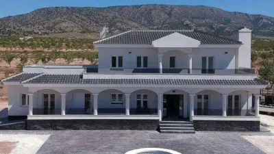 Chalet in Camarillas photo 4