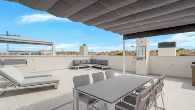 Apartment on Ontario Street photo 13