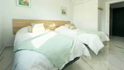 Apartment on Ontario Street photo 32