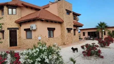 Chalet in Camarillas photo 12