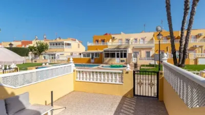 Chalet in Cabo Roig-La Zenia-La Regia photo 9