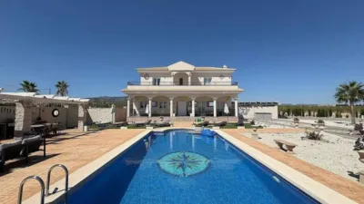 Chalet in Camarillas photo 2