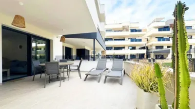 Apartment on Ontario Street photo 13