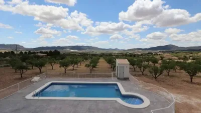 Chalet in Camarillas photo 9