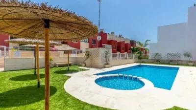 Chalet on Carrer Maria San Gil, Noain photo 4