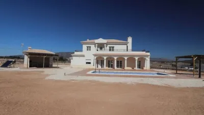 Chalet in Camarillas photo 3