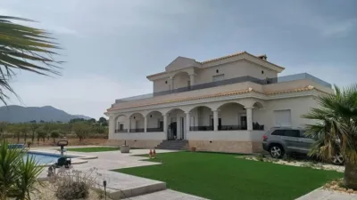 Chalet in Camarillas photo 2