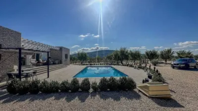 Chalet in Camarillas photo 4