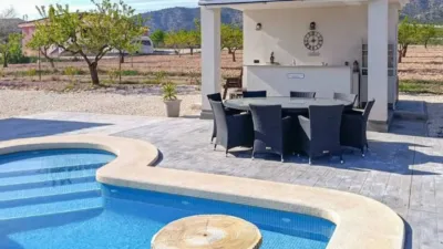 Chalet in El Pinós - Pinoso photo 20