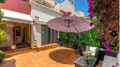 Chalet on Carrer Maria San Gil, Noain photo 2