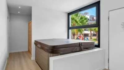 Apartment on Ontario Street photo 30