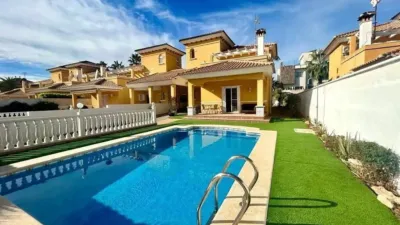 Chalet on Calle Caliza photo 3
