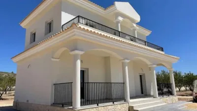 Chalet in Camarillas photo 4