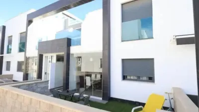 Apartment in Cabo Roig-La Zenia-La Regia photo 4