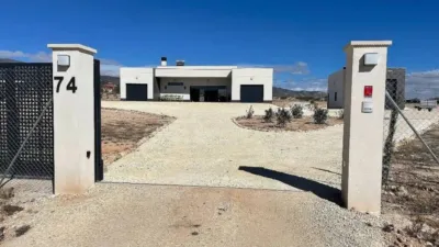Chalet in Camarillas photo 28