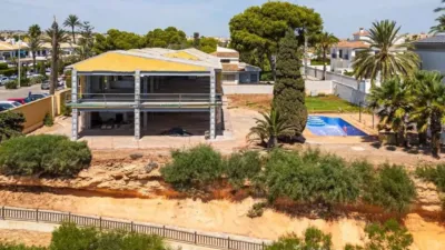 Chalet en Cabo Roig-La Zenia-La Regia photo 5
