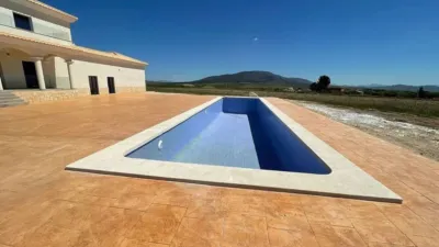 Chalet en Camarillas photo 9