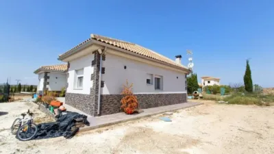 Chalet in El Pinós - Pinoso photo 33