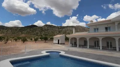 Chalet in Camarillas photo 39