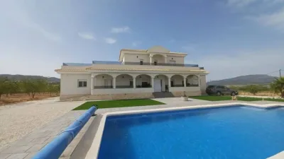 Chalet in Camarillas photo 9
