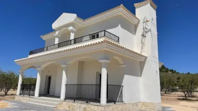 Chalet in Camarillas photo 11