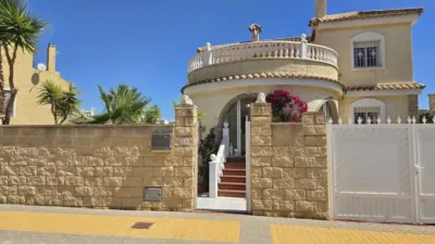 Chalet in Monforte del Cid photo 2