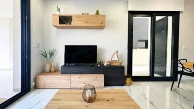 Apartment on Ontario Street photo 16