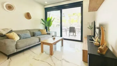 Apartment on Ontario Street photo 17