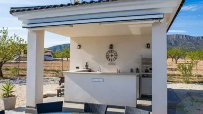 Chalet in El Pinós - Pinoso photo 5
