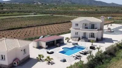 Chalet in Camarillas photo 3