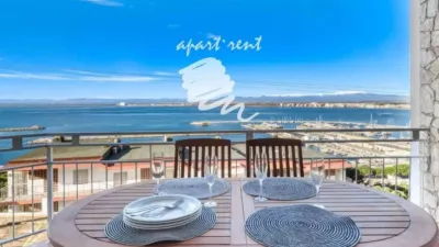 Apartment in Port Esportiu-Canyelles-Puig Rom photo 3