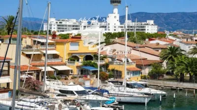 Apartment in Empuriabrava photo 17