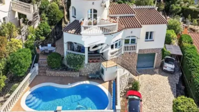Chalet in Les Torroelles photo 3