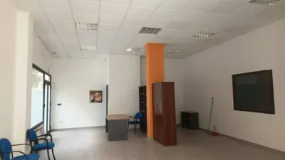 Local comercial en venta en Avenida de la Guardia Civil - Vista 2
