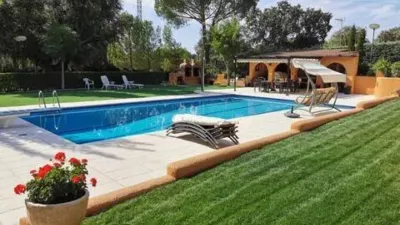 Chalet in La Raya del Palancar-Guadamonte photo 2