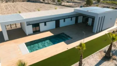 Chalet in Camarillas photo 2