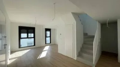 Top-floor apartment on Avenida de Jerez photo 2