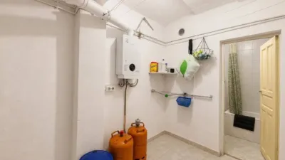Apartment in Santa Coloma de Gramenet photo 12