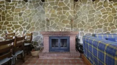 Rustic house on Calle Serrezuela S-N photo 6