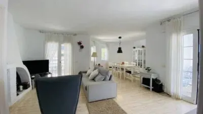 Chalet on Avinguda de Madrid photo 11