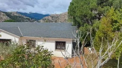 Chalet in Manzanares el Real photo 14