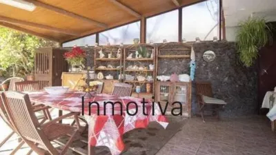 Chalet on Calle San Miguel photo 10